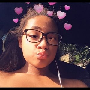 Meet your Posher, Avery